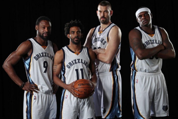 NBA常規(guī)賽：恩比德37+12率76人加時(shí)險(xiǎn)勝灰熊終結(jié)三連敗